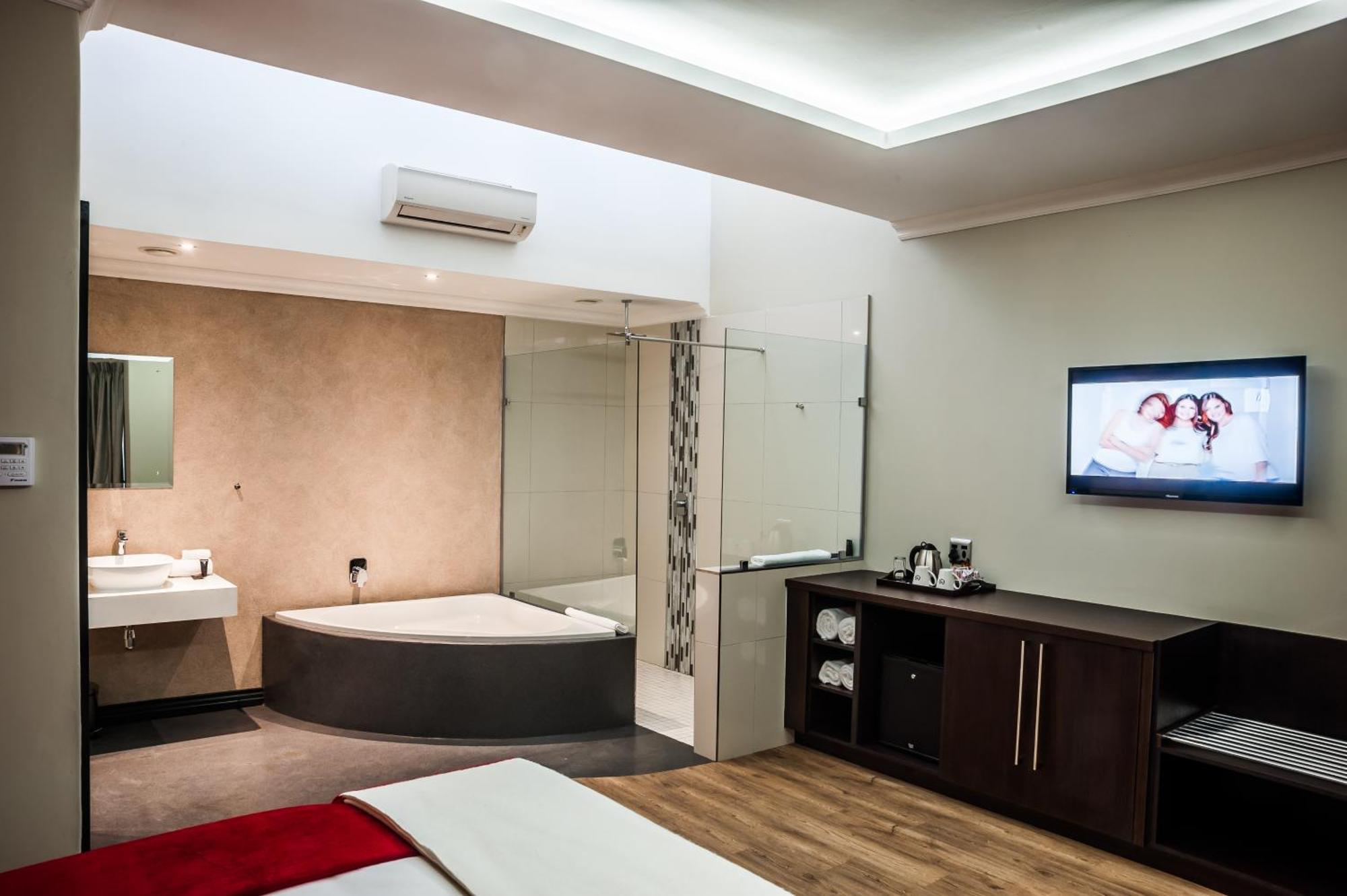 Hotel Savoy And Conference Centre Mthatha Ngoại thất bức ảnh